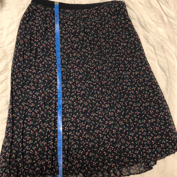 Long skirt - Picture 3 of 3